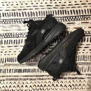 Boys heelys, black, youth size 1